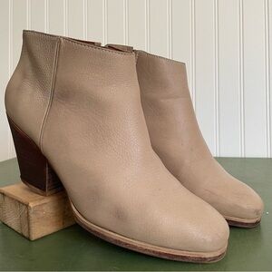 Rachel Comey MARS Cowboy Heel Chelsea Boots/Booties in Neutral/Taupe Leather